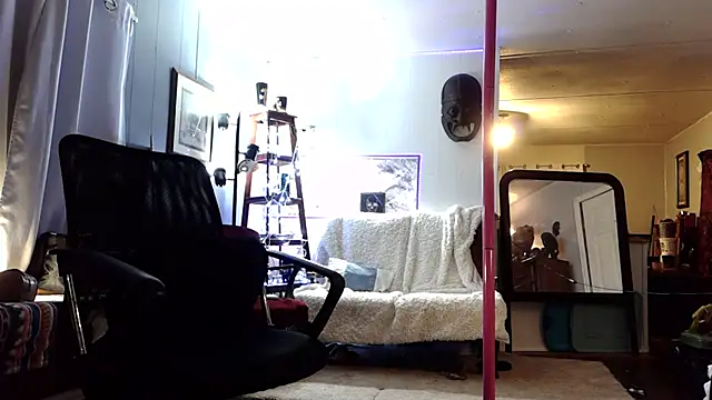 Snapshot of Genevieve143 chatting on February 20, 2026, 6:26 am Genevieve143 online show from February 20, 2026, 6:26 am