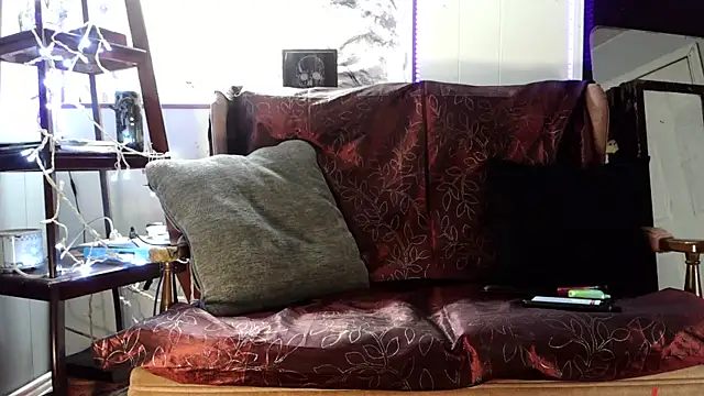 Snapshot of Genevieve143 chatting on February 28, 2026, 2:11 am Genevieve143 online show from February 28, 2026, 2:11 am