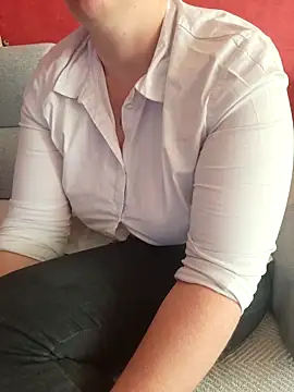 Snapshot of cruellaculdenfer67 chatting on October 14, 2025, 8:26 am cruellaculdenfer67 online show from October 14, 2025, 8:26 am