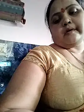 Snapshot of Kiyara7 chatting on February 24, 2025, 10:37 am Kiyara7 online show from February 24, 2025, 10:37 am