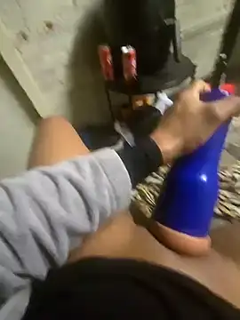 Snapshot of brons chatting on December 14, 2024, 11:23 pm brons online show from December 14, 2024, 11:23 pm