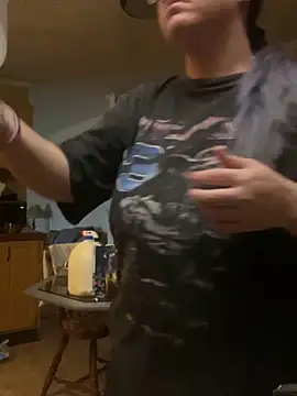 velvetta  online show from February 15, 2026, 9:14 pm