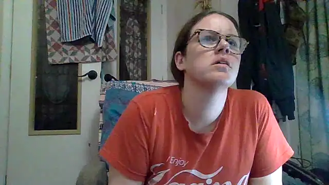 velvetta  online show from October 13, 2025, 7:43 am