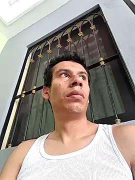 Snapshot of josehot151515 chatting on October 29, 2025, 5:56 pm josehot151515 online show from October 29, 2025, 5:56 pm