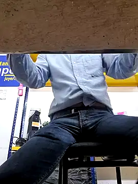 Snapshot of josehot151515 chatting on December 2, 2024, 4:15 pm josehot151515 online show from December 2, 2024, 4:15 pm