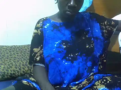 Snapshot of Petite_rider chatting on October 6, 2025, 5:24 pm Petite rider online show from October 6, 2025, 5:24 pm