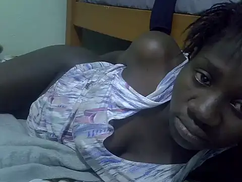 Snapshot of Petite_rider chatting on October 12, 2025, 9:38 pm Petite rider online show from October 12, 2025, 9:38 pm