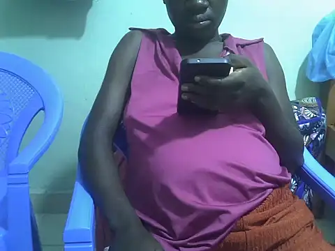 Snapshot of Petite_rider chatting on October 22, 2025, 1:43 pm Petite rider online show from October 22, 2025, 1:43 pm