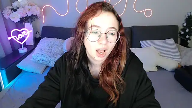 Mini Diva online show from April 17, 2026, 8:06 am