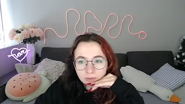 Mini Diva online show from February 23, 2026, 9:10 am