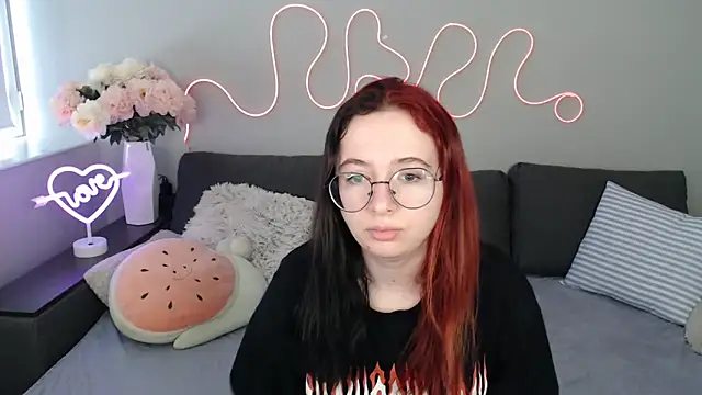 Mini Diva online show from November 14, 2025, 9:13 am