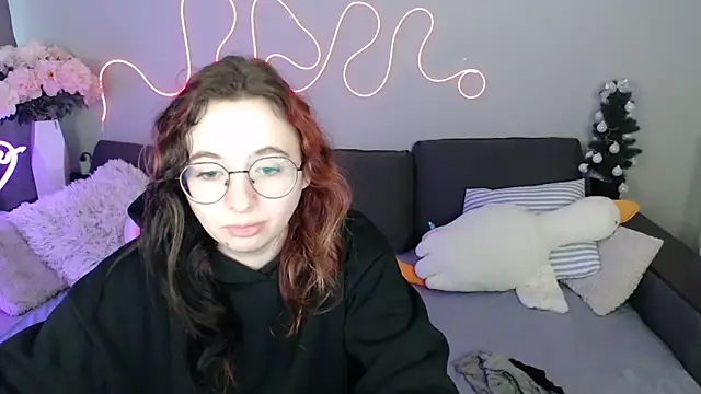 Mini Diva online show from March 23, 2026, 9:09 am