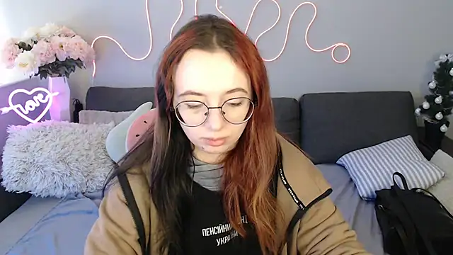 Mini Diva online show from February 1, 2026, 9:07 am