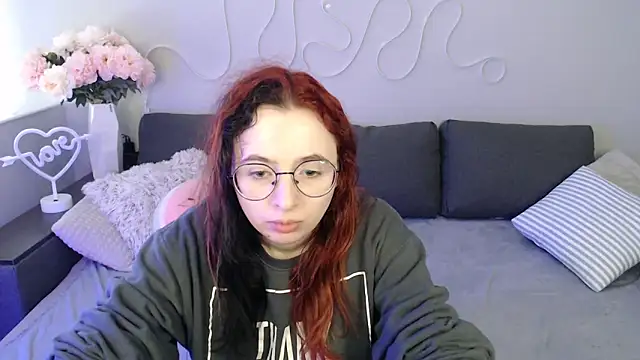 Mini Diva online show from November 21, 2025, 9:08 am