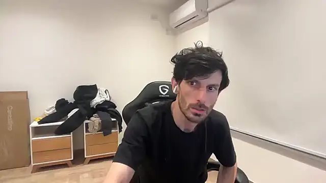 Snapshot of nicolaaaaas chatting on October 19, 2025, 2:25 am nicolaaaaas online show from October 19, 2025, 2:25 am