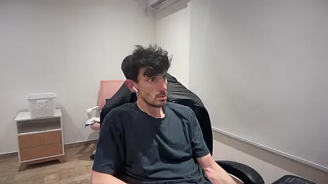 nicolaaaaas online show from September 9, 2025, 8:24 am