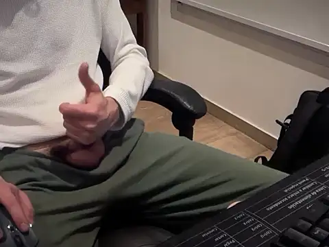 Snapshot of nicolaaaaas chatting on September 19, 2025, 9:02 am nicolaaaaas online show from September 19, 2025, 9:02 am