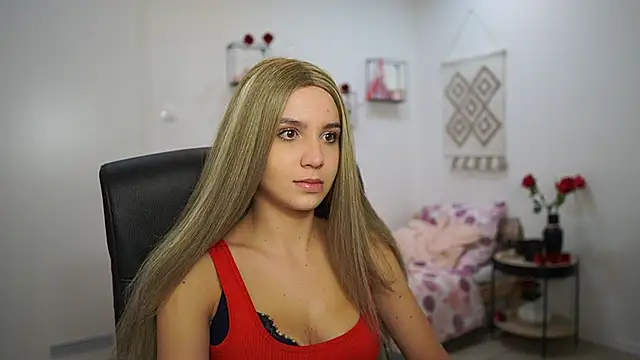 EvelynCage  online show from October 20, 2025, 5:35 pm