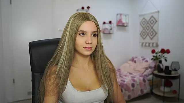 EvelynCage  online show from October 30, 2025, 7:11 pm