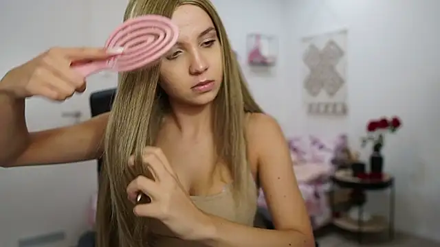 EvelynCage  online show from October 3, 2025, 5:25 pm