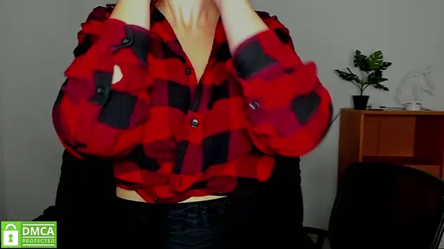 annakillianox online show from October 19, 2025, 5:32 am