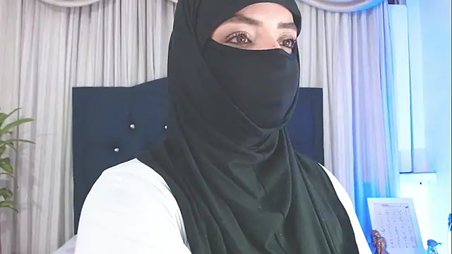 Uzra hayed online show from February 25, 2025, 10:42 pm
