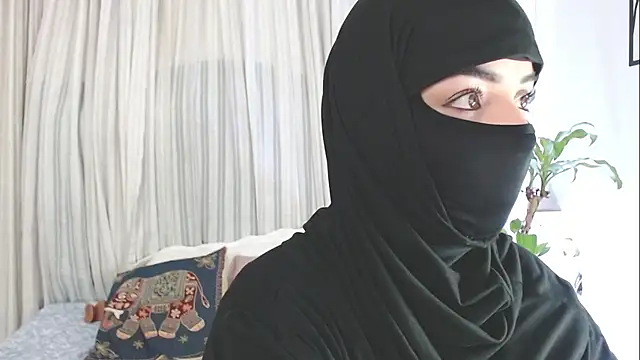 Snapshot of Uzra_hayed chatting on September 24, 2025, 7:42 pm Uzra hayed online show from September 24, 2025, 7:42 pm