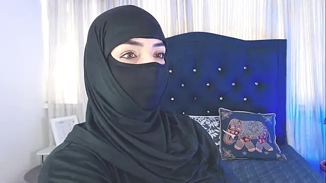 Snapshot of Uzra_hayed chatting on October 31, 2025, 12:35 pm Uzra hayed online show from October 31, 2025, 12:35 pm