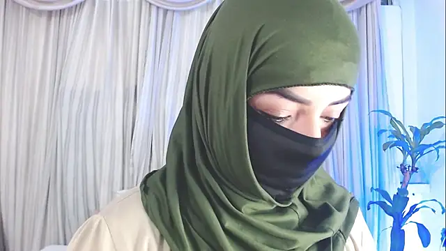 Snapshot of Uzra_hayed chatting on September 29, 2025, 7:52 pm Uzra hayed online show from September 29, 2025, 7:52 pm