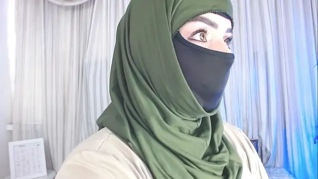 Snapshot of Uzra_hayed chatting on October 6, 2025, 7:58 pm Uzra hayed online show from October 6, 2025, 7:58 pm