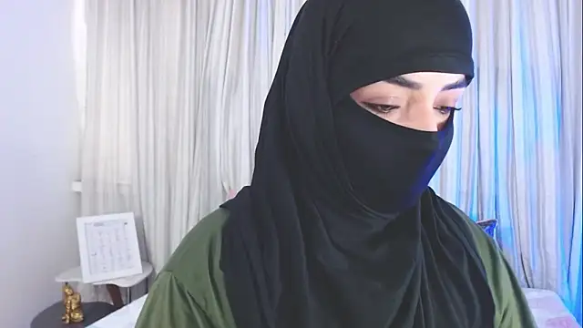 Snapshot of Uzra_hayed chatting on October 2, 2025, 8:01 pm Uzra hayed online show from October 2, 2025, 8:01 pm