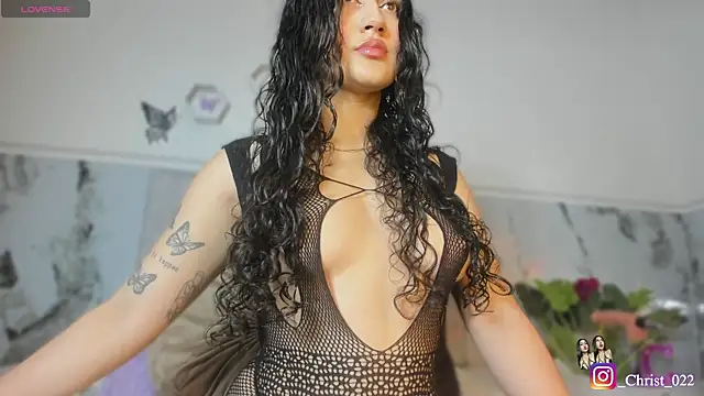 christal cutee online show from April 14, 2026, 4:28 am