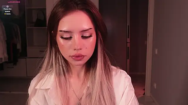 KellyBarton online show from April 1, 2026, 9:01 pm