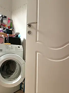 onbifeet online show from October 31, 2025, 6:10 am