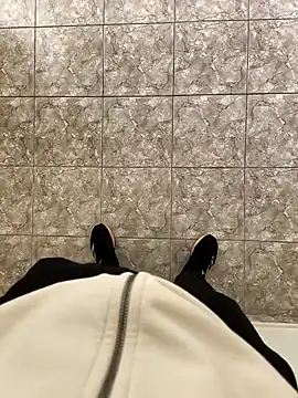 onbifeet online show from February 15, 2026, 11:42 am