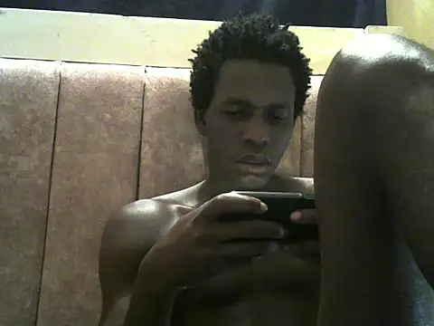 Snapshot of Bigras0011 chatting on July 9, 2026, 9:54 am Bigras0011 online show from July 9, 2026, 9:54 am