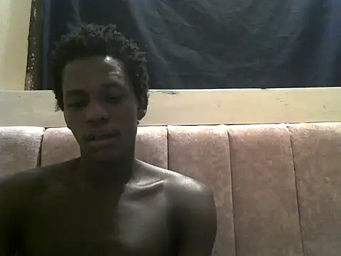 Snapshot of Bigras0011 chatting on June 23, 2026, 4:43 am Bigras0011 online show from June 23, 2026, 4:43 am