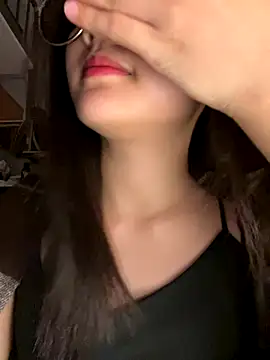 Snapshot of Krixxi22 chatting on November 2, 2025, 2:33 pm Krixxi22 online show from November 2, 2025, 2:33 pm