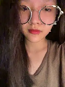 Snapshot of Krixxi22 chatting on October 26, 2025, 4:29 pm Krixxi22 online show from October 26, 2025, 4:29 pm