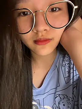 Krixxi22 online show from November 5, 2025, 4:54 pm