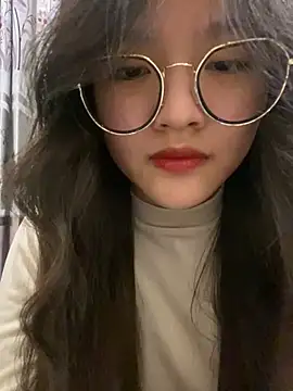 Krixxi22 online show from February 14, 2025, 2:33 pm