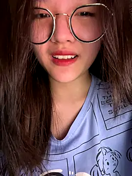 Snapshot of Krixxi22 chatting on October 2, 2025, 2:20 pm Krixxi22 online show from October 2, 2025, 2:20 pm