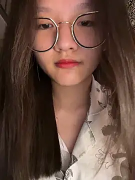 Snapshot of Krixxi22 chatting on September 28, 2025, 2:35 pm Krixxi22 online show from September 28, 2025, 2:35 pm