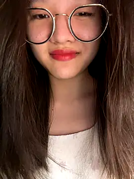 Snapshot of Krixxi22 chatting on October 8, 2025, 2:07 pm Krixxi22 online show from October 8, 2025, 2:07 pm