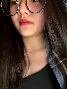 Snapshot of Krixxi22 chatting on October 22, 2025, 4:39 pm Krixxi22 online show from October 22, 2025, 4:39 pm