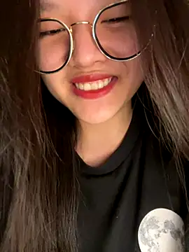 Snapshot of Krixxi22 chatting on September 24, 2025, 4:02 pm Krixxi22 online show from September 24, 2025, 4:02 pm