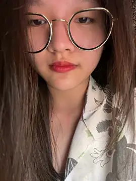 Snapshot of Krixxi22 chatting on October 11, 2025, 2:18 pm Krixxi22 online show from October 11, 2025, 2:18 pm