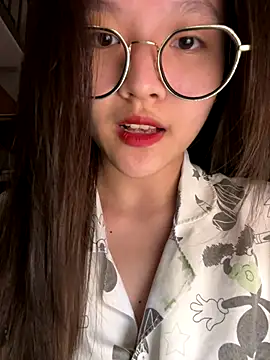 Snapshot of Krixxi22 chatting on October 19, 2025, 5:48 pm Krixxi22 online show from October 19, 2025, 5:48 pm