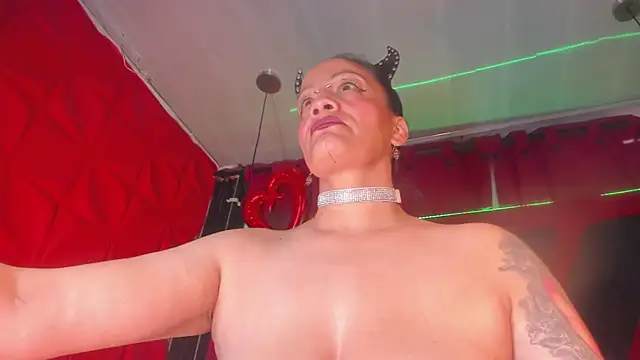 Taylor-hardcore online show from November 11, 2025, 2:34 pm