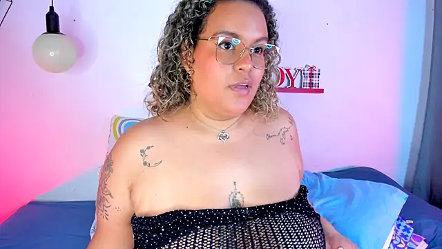 Snapshot of monicabbw_ chatting on February 21, 2025, 11:21 pm monicabbw  online show from February 21, 2025, 11:21 pm